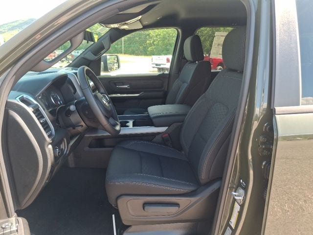 2026 Ram 1500 EXPRESS CREW CAB 4X4 5'7 BOX - 23077632 - 10
