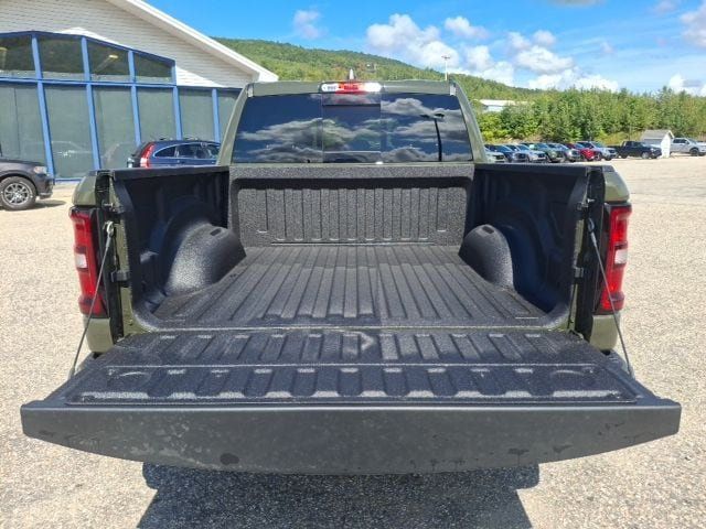 2026 Ram 1500 EXPRESS CREW CAB 4X4 5'7 BOX - 23077632 - 22
