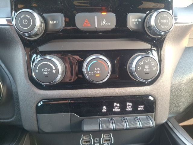 2026 Ram 1500 TRADESMAN CREW CAB 4X4 - 23077653 - 19