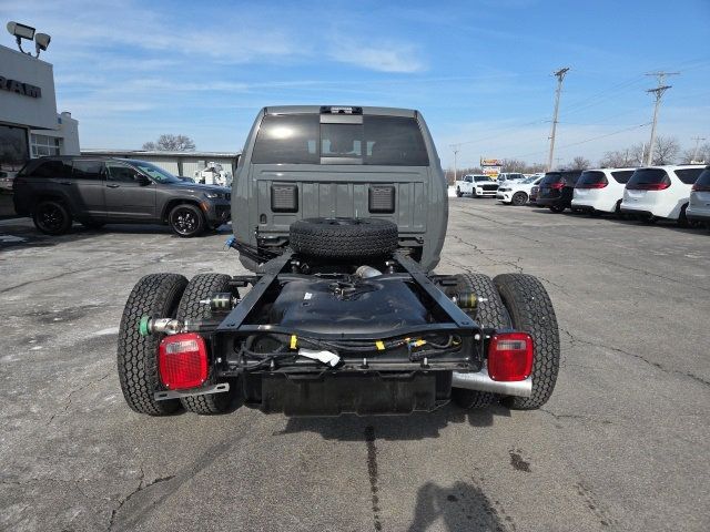 2026 Ram 3500 Chassis Cab Tradesman 4WD Crew Cab 60" CA 172.4" WB - 22964244 - 2