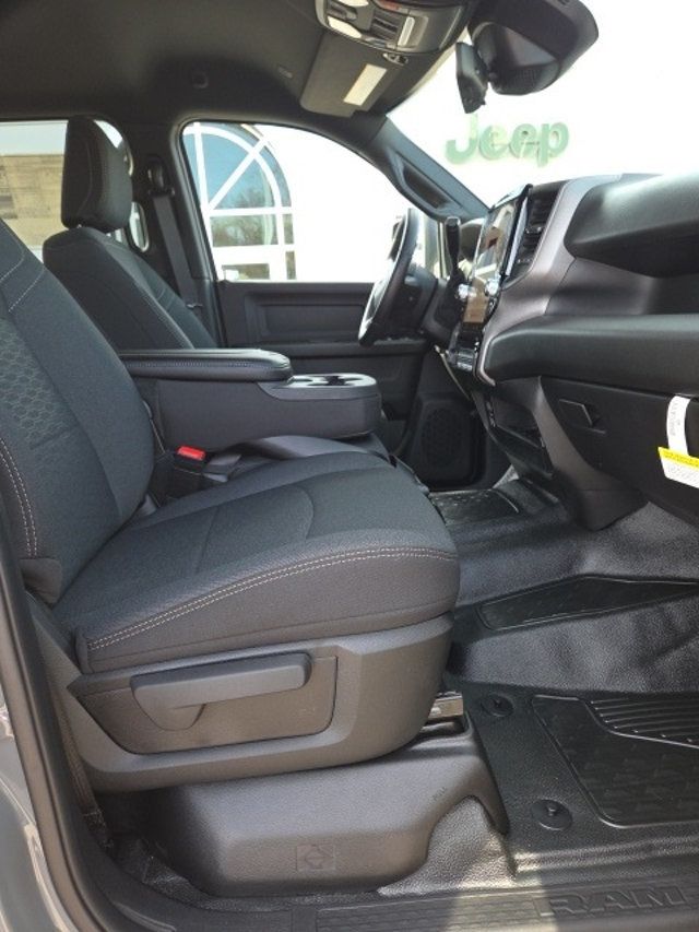 2026 Ram 3500 Chassis Cab Tradesman 4WD Crew Cab 60" CA 172.4" WB - 22964244 - 8