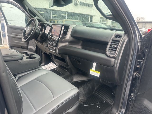 2026 Ram 3500 Chassis Cab Tradesman 4WD Crew Cab 60" CA 172.4" WB - 22964249 - 12