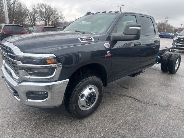 2026 Ram 3500 Chassis Cab Tradesman 4WD Crew Cab 60" CA 172.4" WB - 22964249 - 3