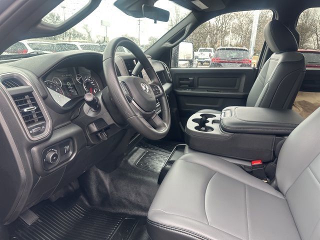 2026 Ram 3500 Chassis Cab Tradesman 4WD Crew Cab 60" CA 172.4" WB - 22964249 - 8