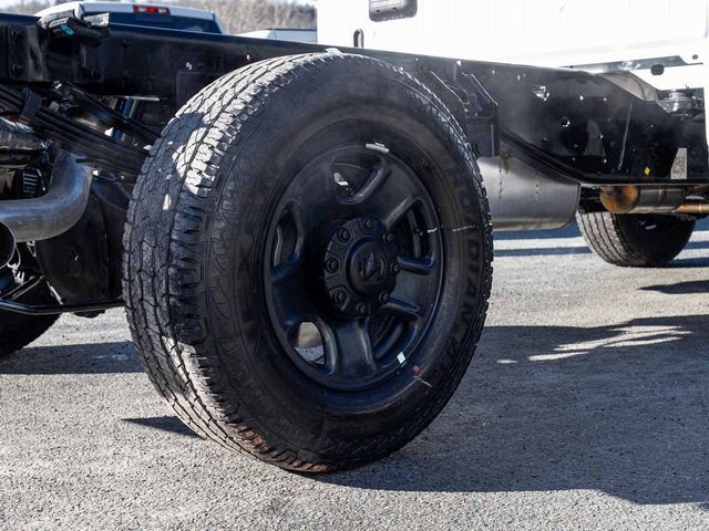 2026 Ram 3500 Chassis Cab TRADESMAN  REGULAR  4X4 60' CA - 23078016 - 9