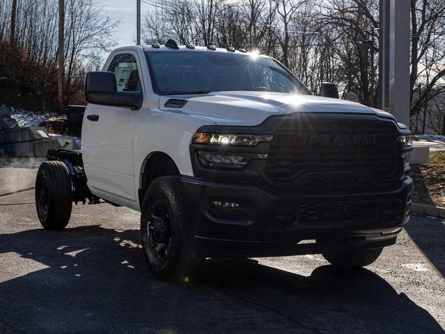 2026 Ram 3500 Chassis Cab TRADESMAN  REGULAR  4X4 60' CA - 23078016 - 2