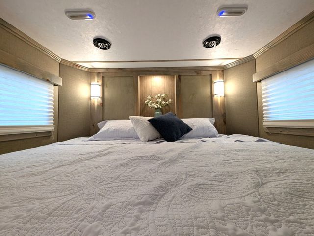 2026 Shadow 28 foot Rolling Garage w/ 14 foot Living Quarters  - 22996306 - 9