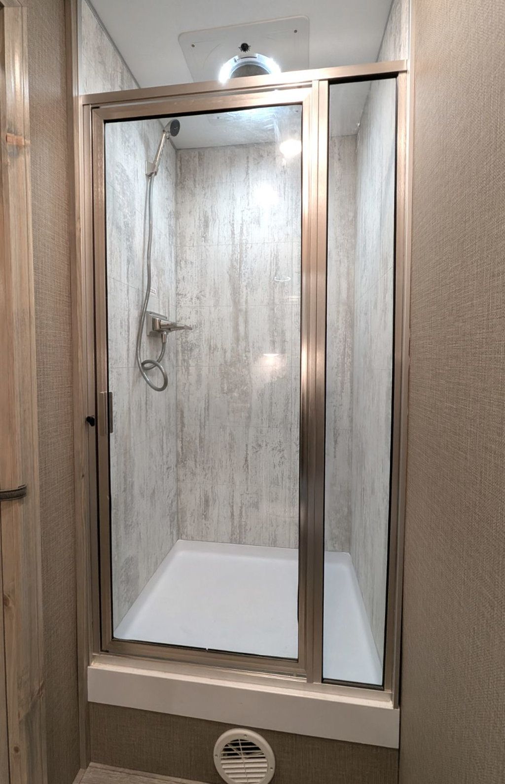 2026 Shadow 28 foot Rolling Garage w/ 14 foot Living Quarters  - 22996306 - 11