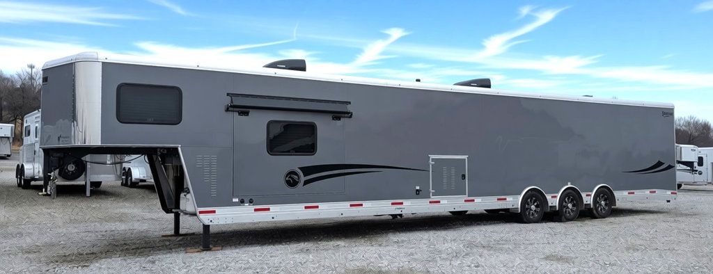 2026 Shadow 28 foot Rolling Garage w/ 14 foot Living Quarters  - 22996306 - 1