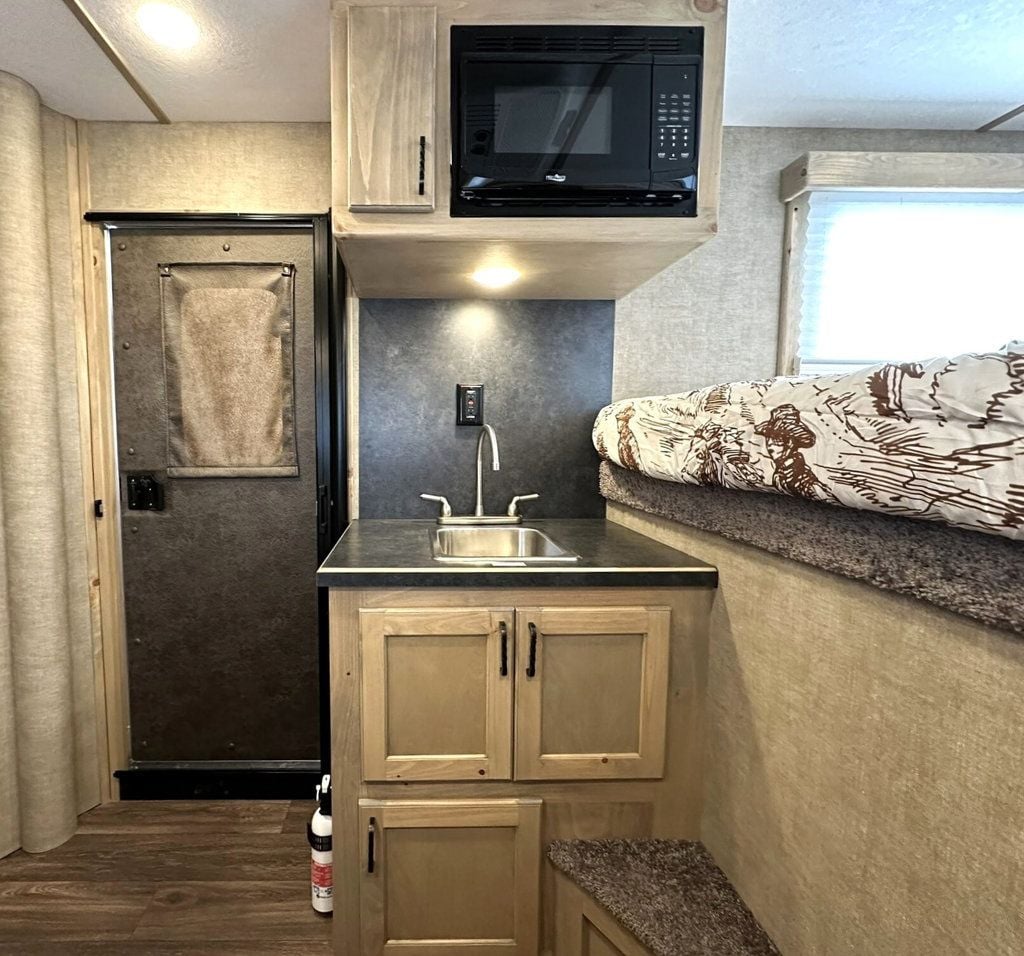 2026 Shadow 2 Horse Slant 5'6 Glamper  - 22880637 - 11