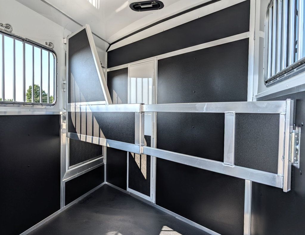 2026 Shadow 2 Horse Slant 5'6 Weekender Living Quarters  - 22880637 - 6