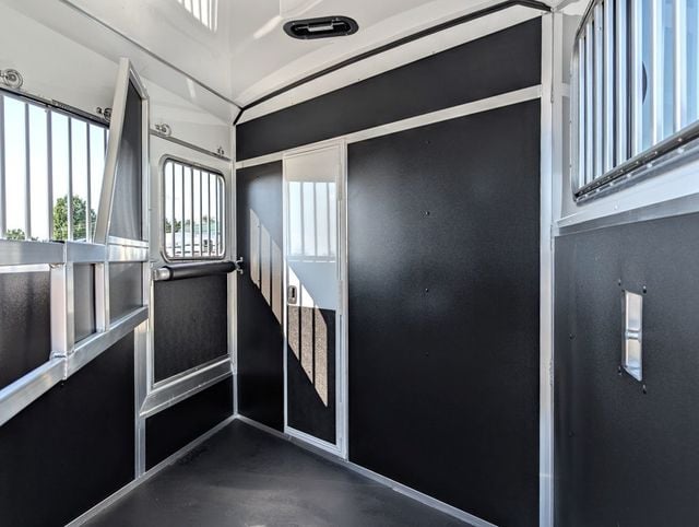 2026 Shadow 2 Horse Slant 5'6 Weekender Living Quarters  - 22880637 - 7