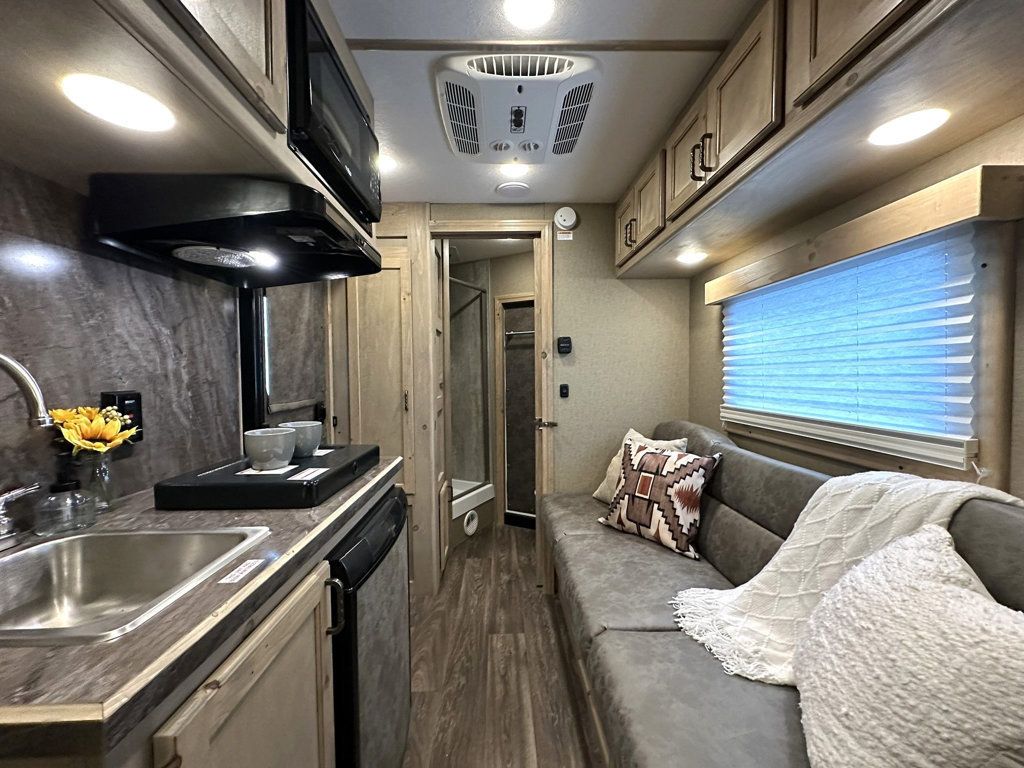 2026 Shadow 2 Horse Slant Bumper Pull Living Quarters  - 22977055 - 7