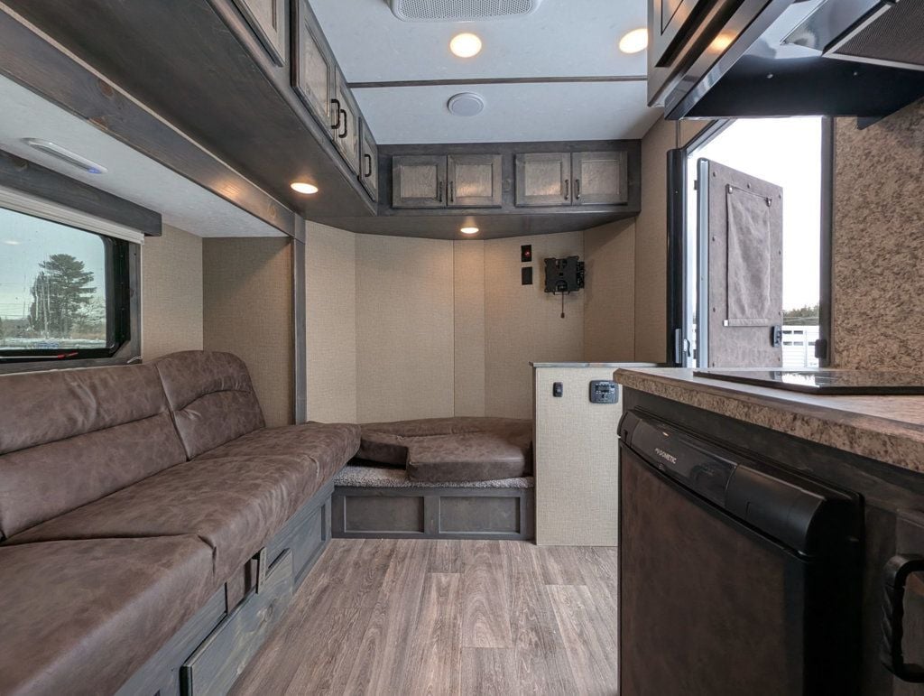 2026 Shadow 2 Horse Slant Bumper Pull Living Quarters w/ Slide  - 22983819 - 5