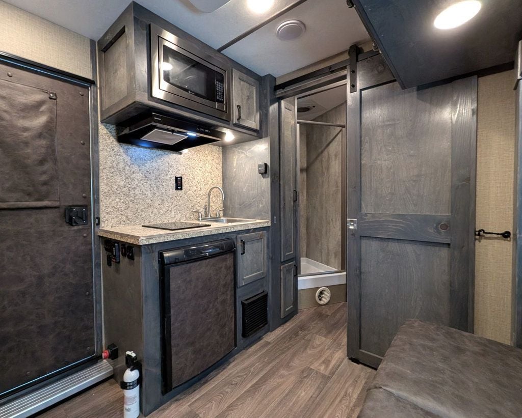 2026 Shadow 2 Horse Slant Bumper Pull Living Quarters w/ Slide  - 22983819 - 7