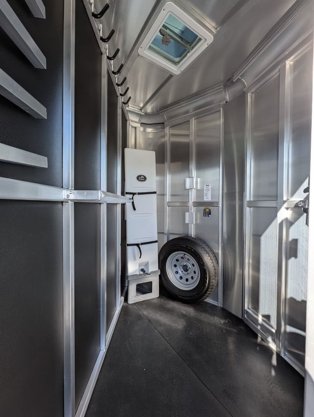 2026 Shadow 2 Horse Slant with Drop Feed Windows & Escape Door  - 22953847 - 2