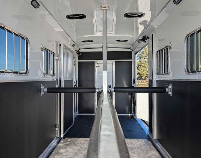 2026 Shadow 2+1 KingPro DRAFT w/ King Tack & Side Ramp  - 22933793 - 10