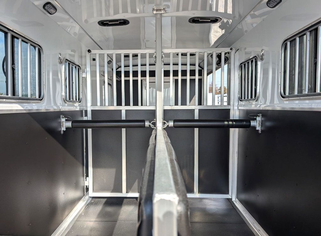 2026 Shadow 2+1 Straight Load w/ Box Stall and King Tack  - 22960335 - 9