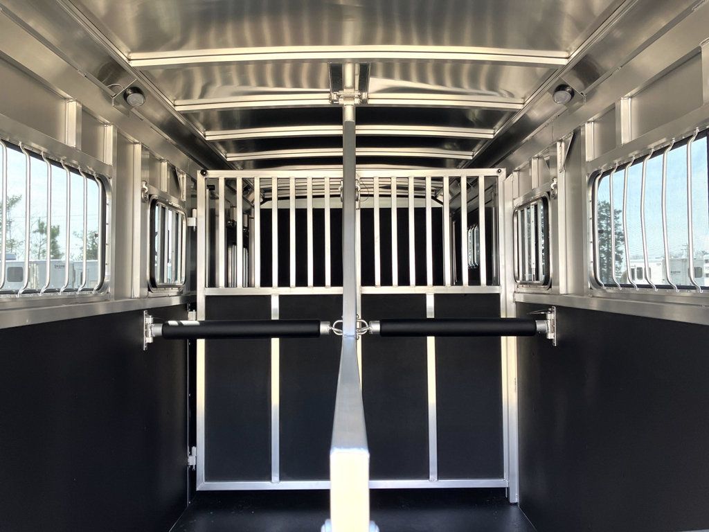 2026 Shadow 2+1 Straight Load with Box Stall  - 22953489 - 9