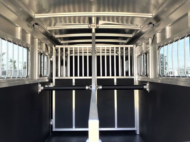 2026 Shadow 2+1 Straight Load with Box Stall  - 22953489 - 9