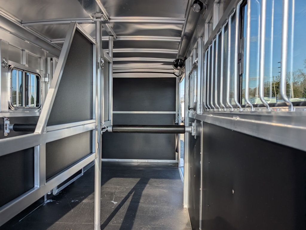 2026 Shadow 2+1 Straight Load with Box Stall  - 22953490 - 10