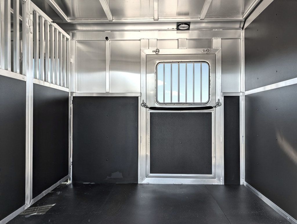 2026 Shadow 2+1 Straight Load with Box Stall  - 22953490 - 2