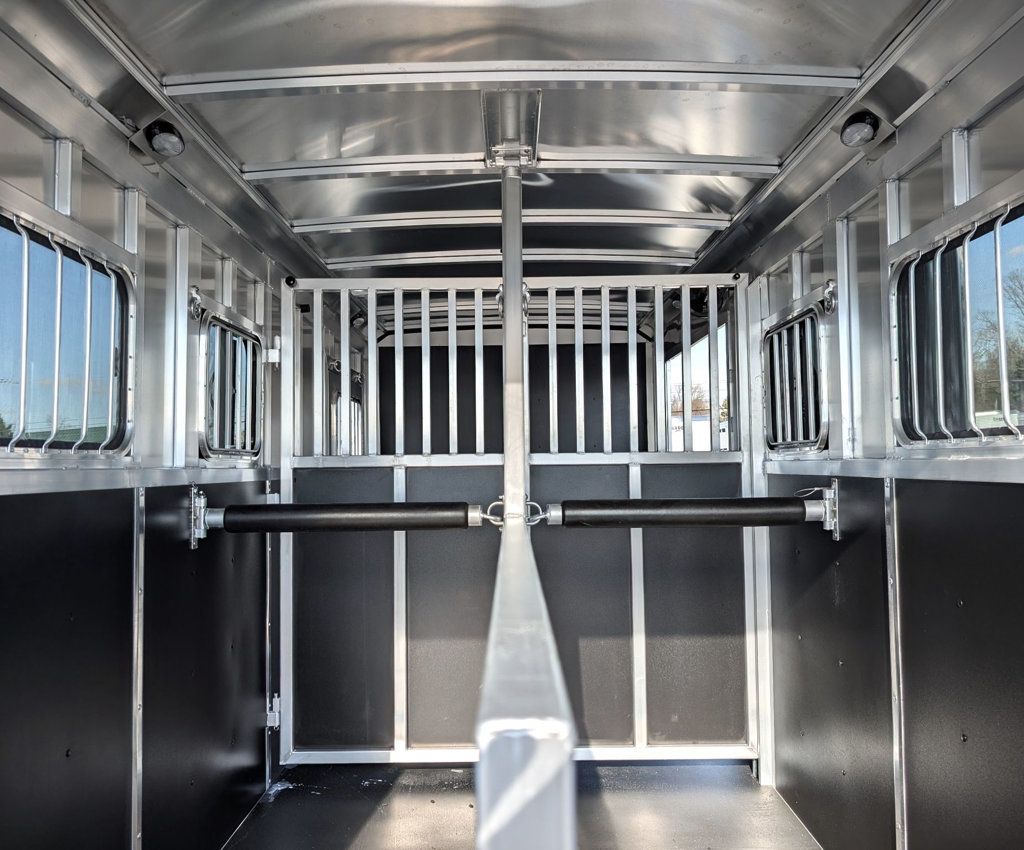 2026 Shadow 2+1 Straight Load with Box Stall  - 22953490 - 8