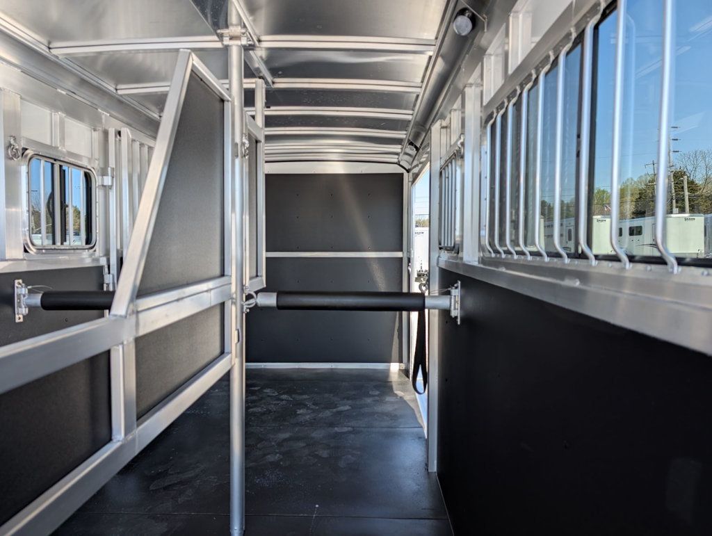 2026 Shadow 2+1 Straight Load with Box Stall  - 22999637 - 12