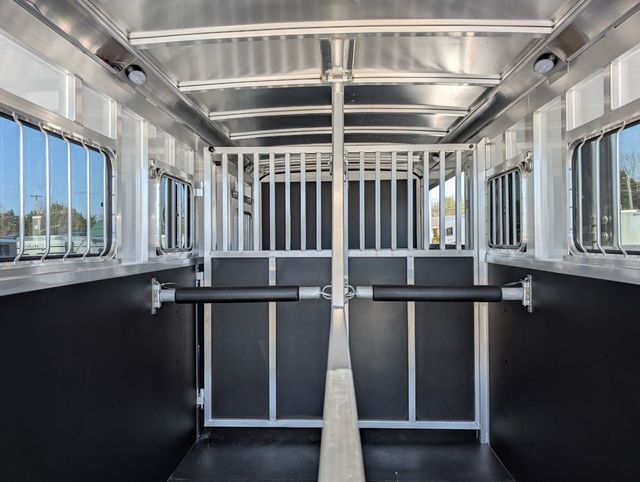 2026 Shadow 2+1 Straight Load with Box Stall  - 23013008 - 9