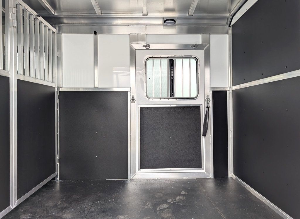 2026 Shadow 2+1 Straight Load with Box Stall  - 23013008 - 2