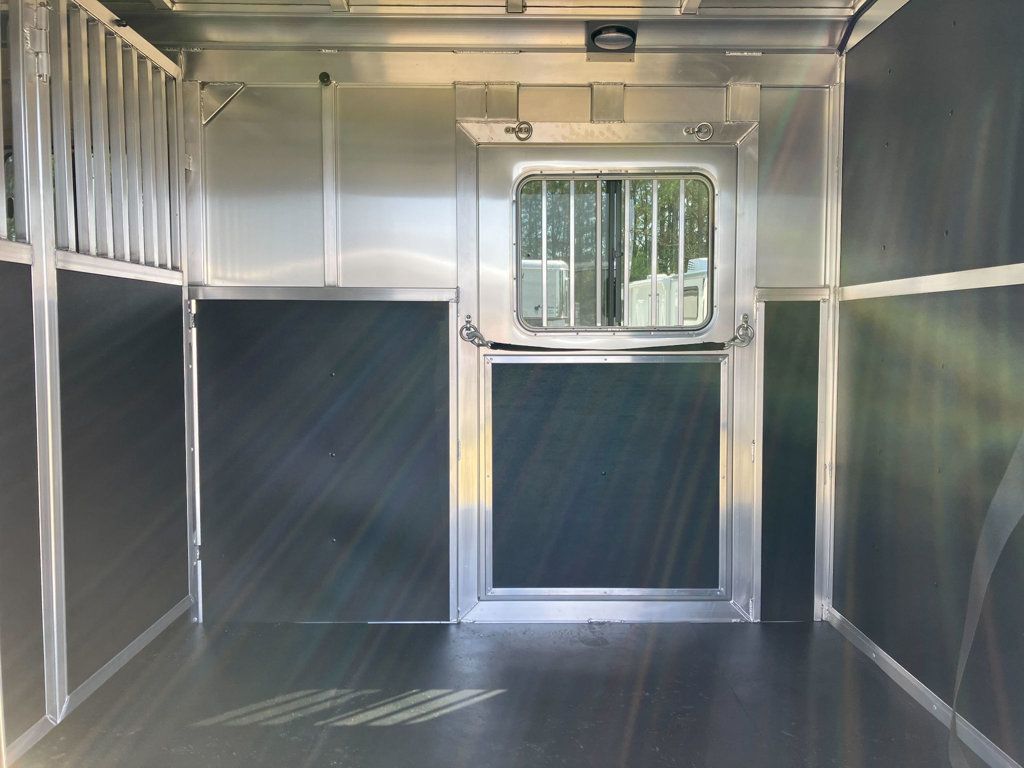 2026 Shadow 2+1 Straight Load with Box Stall  - 22914944 - 12