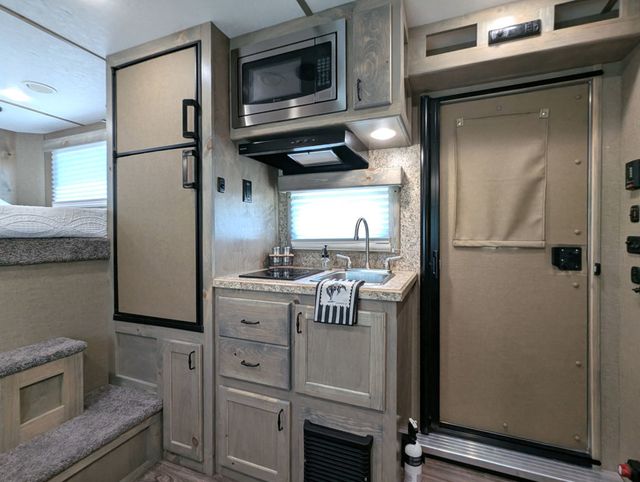 2026 Shadow 3 Horse Slant 10'6 Living Quarters with Slide  - 23032570 - 9