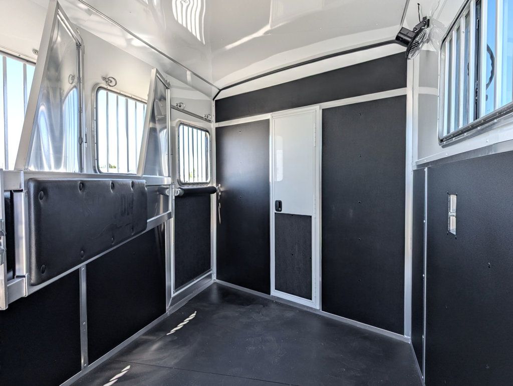 2026 Shadow 3 Horse Slant 10'6 Living Quarters with Slide  - 23032570 - 6