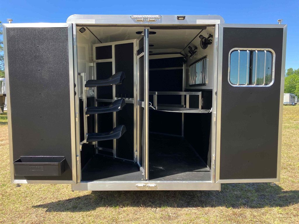 2026 Shadow 3 Horse Slant 5'6 Weekender Living Quarters  - 23024763 - 3