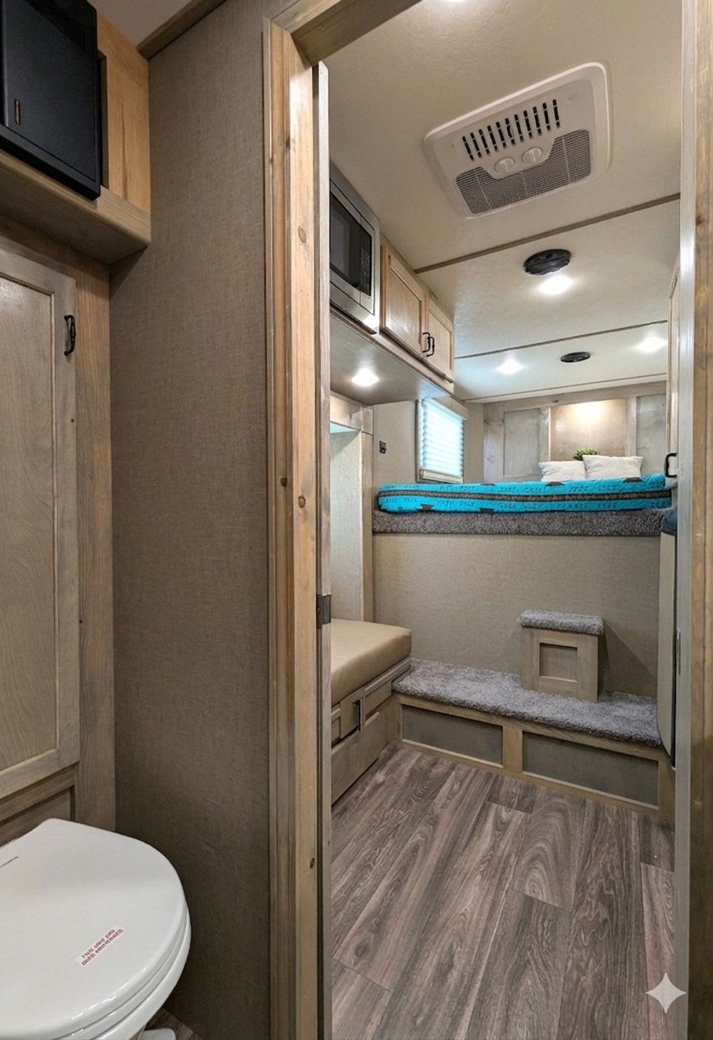 2026 Shadow 3 Horse Slant 7'6 Competitor Living Quarters  - 23035195 - 13