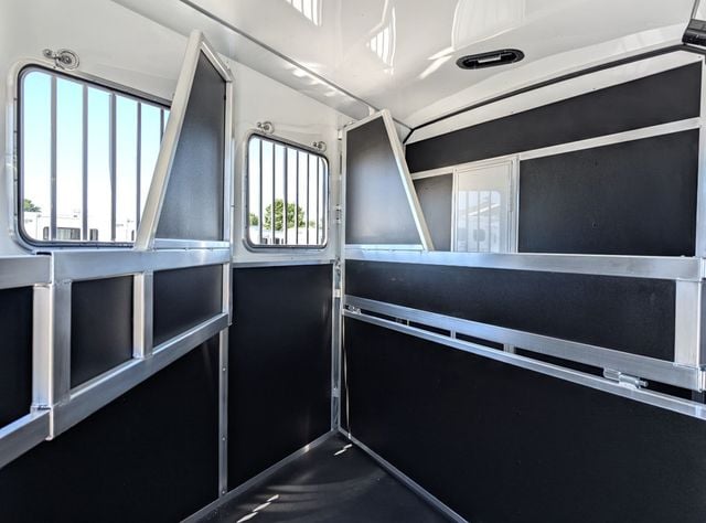2026 Shadow 3 Horse Slant 7'6 Competitor Living Quarters  - 23035195 - 5