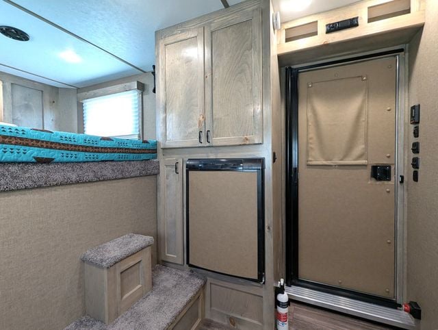 2026 Shadow 3 Horse Slant 7'6 Competitor Living Quarters  - 23035195 - 8