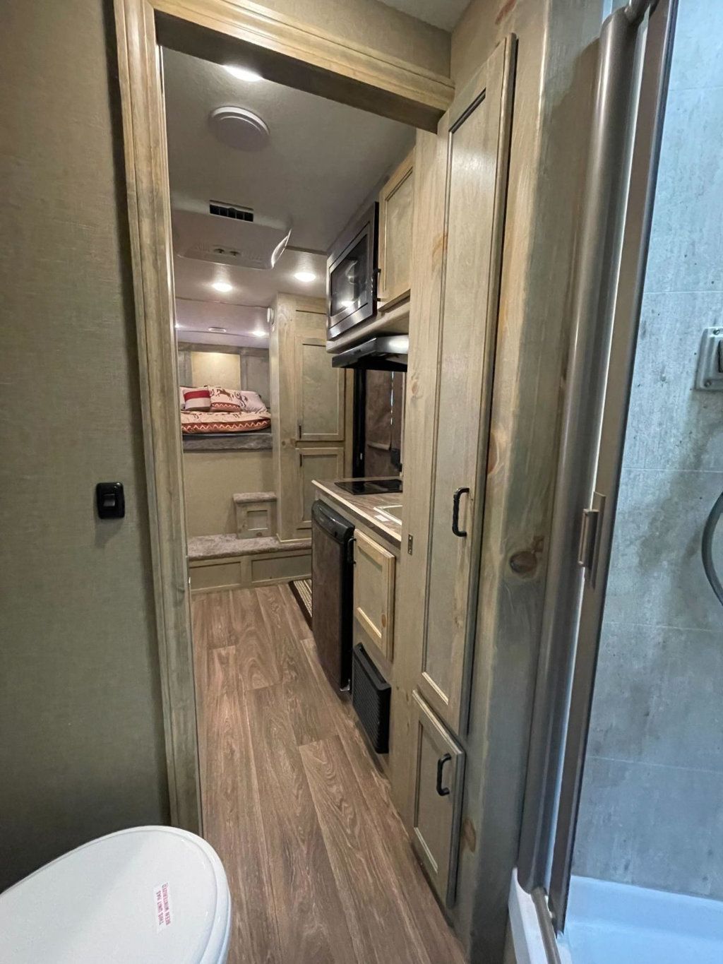 2026 Shadow 3 Horse Slant 9' Living Quarters w/ Slide  - 22951412 - 13