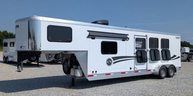2026 Shadow 3 Horse Slant 9' Living Quarters w/ Slide  - 22951412 - 2