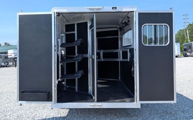 2026 Shadow 3 Horse Slant 9' Living Quarters w/ Slide  - 22951412 - 4