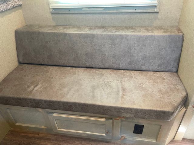 2026 Shadow 3 Horse Slant Load Weekender  - 23013580 - 12