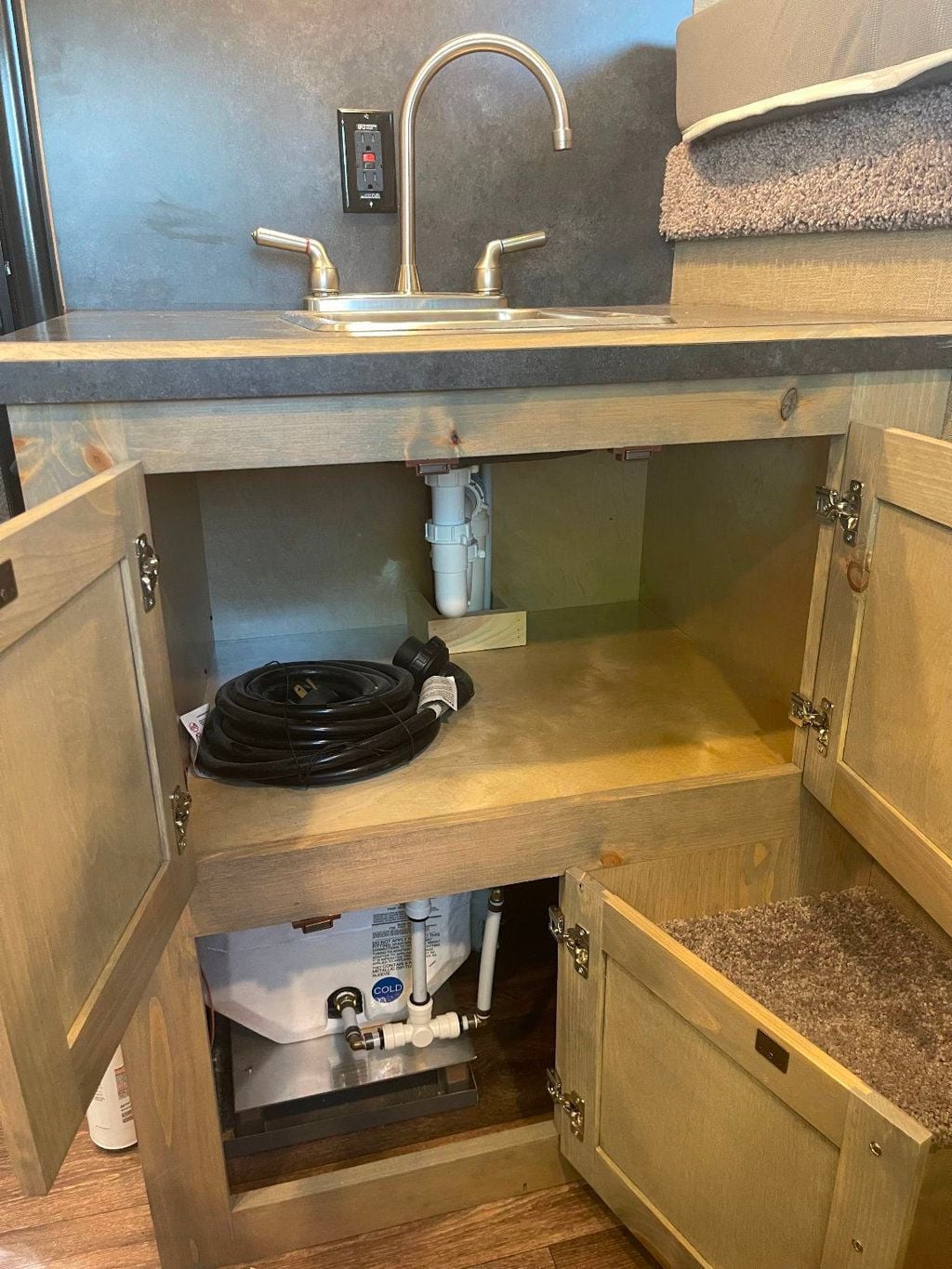 2026 Shadow 3 Horse Slant Load Weekender  - 23013580 - 15