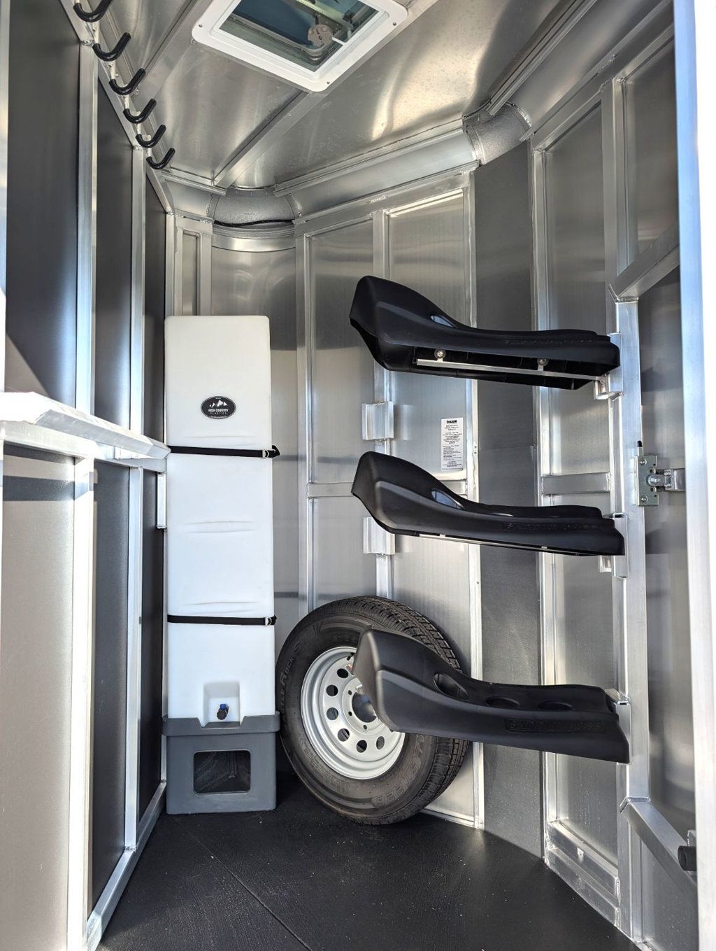 2026 Shadow 3 Horse Slant with Drop Feed Windows  - 22953403 - 4