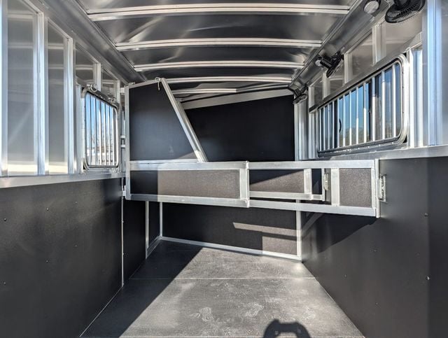 2026 Shadow 3 Horse Slant with Drop Feed Windows  - 22953403 - 7