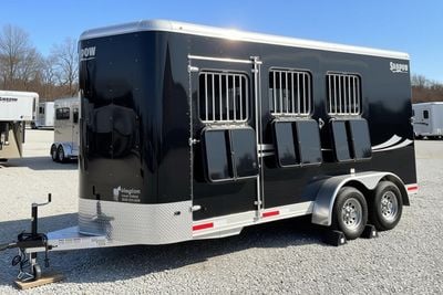 2026 Shadow 3 Horse Slant with Drop Feed Windows