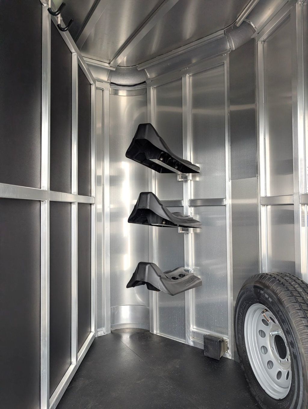 2026 Shadow 3 Horse Slant with Drop Feed Windows  - 22996302 - 2