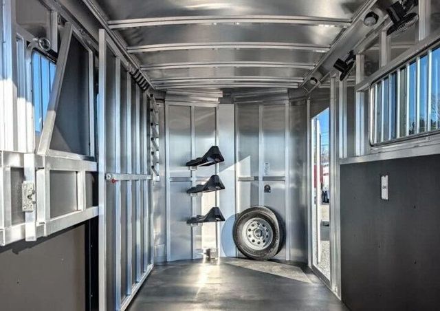 2026 Shadow 3 Horse Slant with Drop Feed Windows  - 22981553 - 9