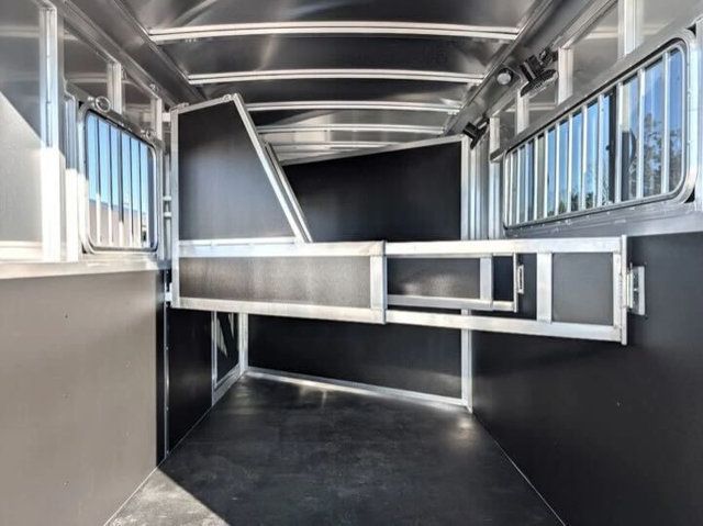 2026 Shadow 3 Horse Slant with Drop Feed Windows  - 22981553 - 6