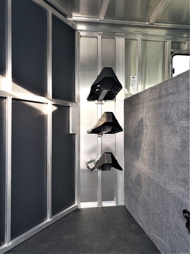 2026 Shadow 3 Horse Slant with Drop Feed Windows Goose Neck  - 22953924 - 2