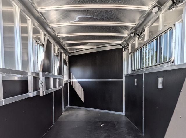 2026 Shadow 3 Horse Slant with Drop Feed Windows Goose Neck  - 23024439 - 8